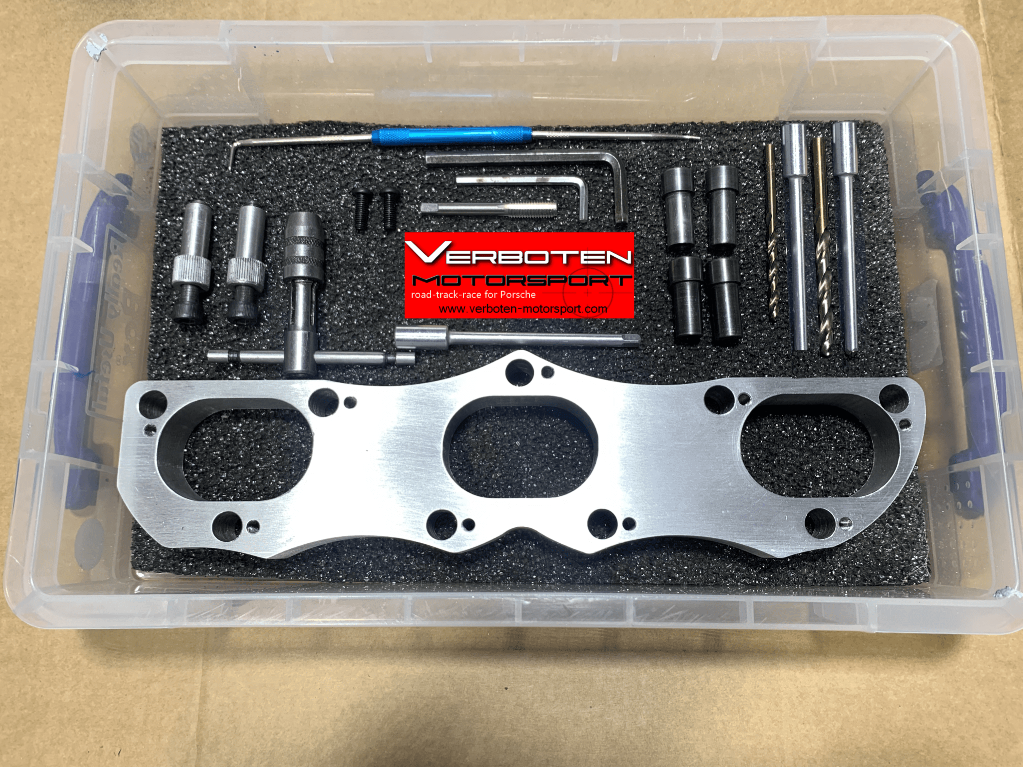 PORSCHE BOXSTER 981 AND CAYMAN 981 EXHAUST MANIFOLD STUD REPAIR DRILL